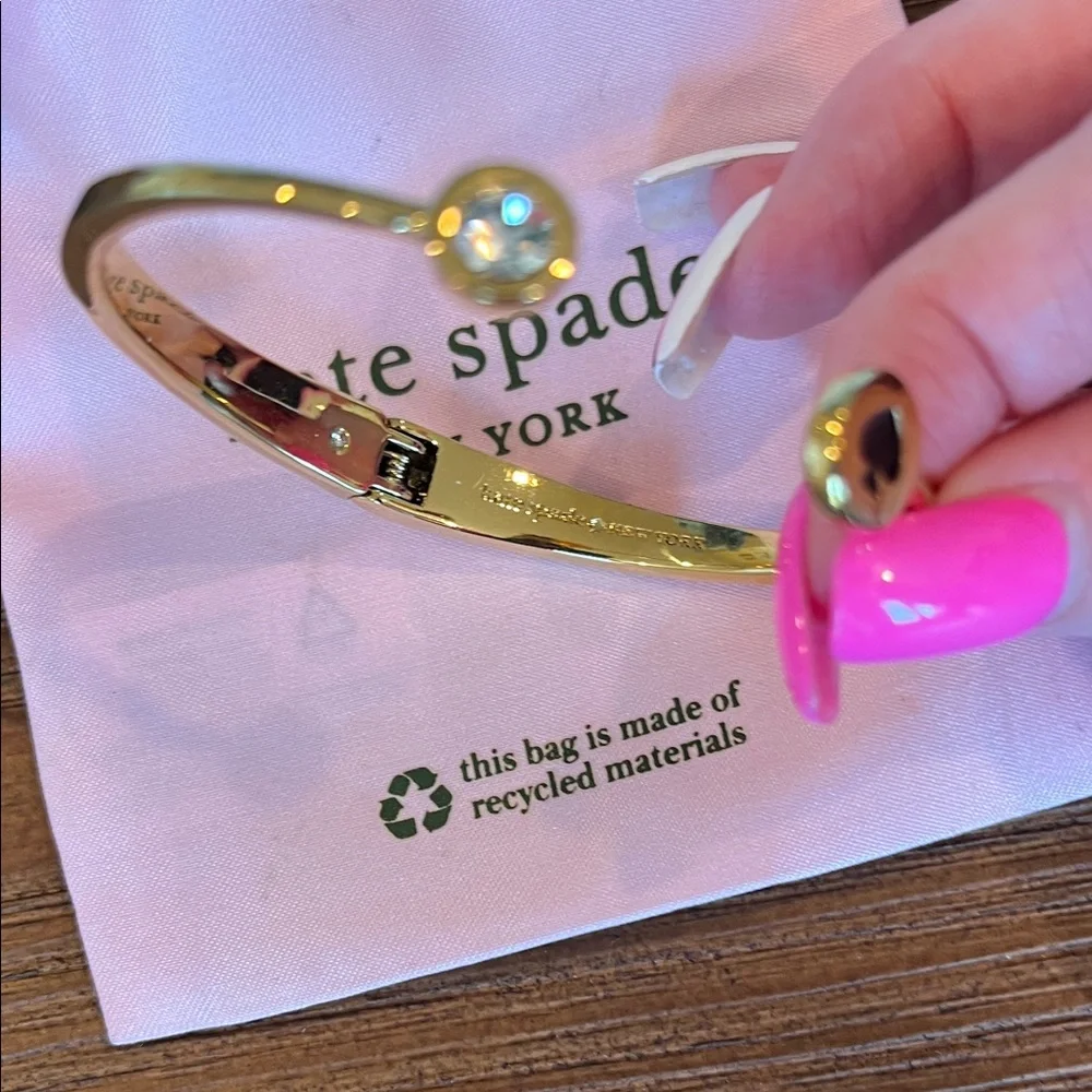 NWOT Never Worn! Kate Spade Spot the Spade Open Hinge Bangle